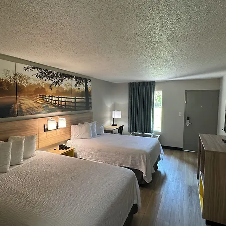Days Inn By Wyndham Crystal River-2
